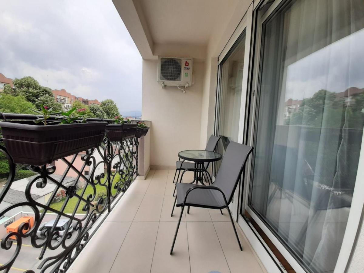 Ferienwohnung San Čačak Exterior foto